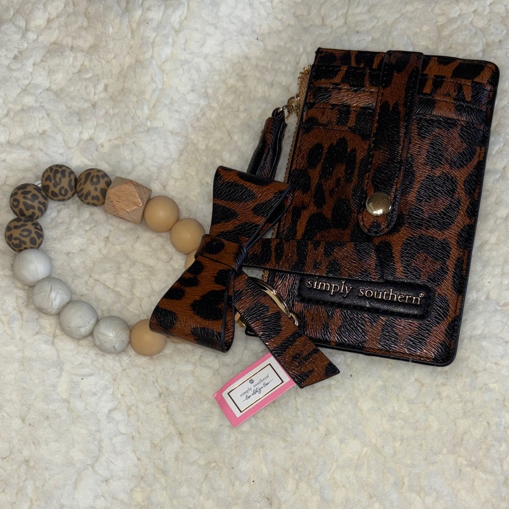 Simply Southern Brown Leopard Key Holder